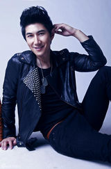 组图：何明翰摇滚青年时尚写真大片