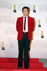 高清组图：韩国群星汇聚KBS电视台颁奖礼