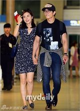 组图：韩星池城李宝英赴西班牙拍婚纱照