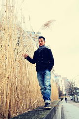 组图：黄轩柏林街拍 情人节和电影的约会