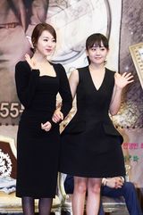 高清图：朴施厚文根英宣传《清潭洞爱丽丝》