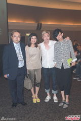 组图：钟嘉欣热力开唱 陈慧琳担任嘉宾