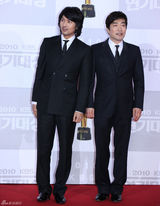 组图：韩国KBS演技大赏颁奖 张赫文根英等出席