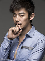 组图：芦芳生写真大片 简约文艺范儿俊朗迷人