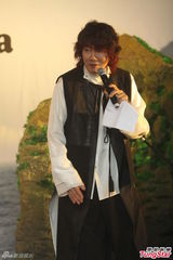 组图：金长勋赞萧敬腾成名后人品未变