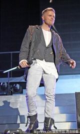 组图：西城男孩英国告别巡演 深情放歌魅力不减