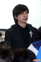 组图：李泰祥追思会齐豫缺席 许景淳泪祭恩师