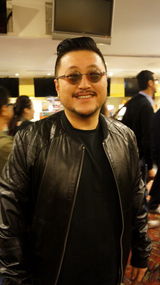 组图：《西游》香港首映 星爷回吻舒淇再表爱