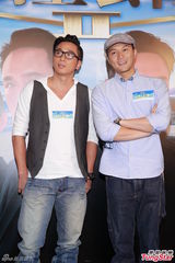 组图：张智霖吴卓羲现身《冲上云霄2》收视庆功