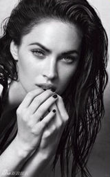 幻灯图：梅根-福克斯代言内衣 大秀曼妙身姿