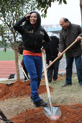 森林绿化大使韦唯出席联合国会议 桂林播种爱心