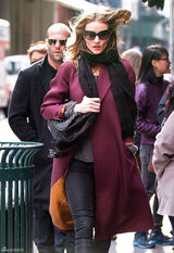 高清组图：惠特莉和男友约会型男靓女街头抢眼