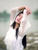 组图：秦岚登杂志封面 优雅白天鹅展露纯美之姿