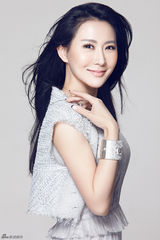 组图：石天琦春日写真 气质唯美成氧气美女