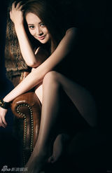 组图：刘梓娇黑白格调复古魅惑大片