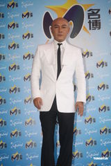 组图：何润东回应“地下女友”传闻 望40岁前成婚