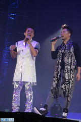 组图：左麟右李十年个唱落幕 重回港乐黄金年代