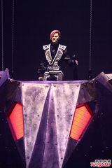 组图：罗志祥开演唱会 强抱蔡依林索吻掀高潮