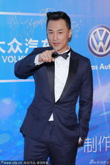 组图：华鼎奖红毯巨星闪耀 妮可刘晓庆斗艳