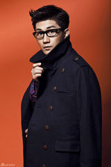 组图：金志文拍硬朗写真 尽显帅气英伦风