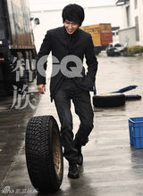 高清图：韩寒西装帅气登杂志封面：我就是捣乱分子