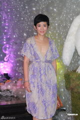 高清图：李嘉欣为儿子JAYDEN开百日宴