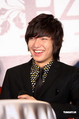 李民浩抵台会粉丝 自曝学生期较受男生欢迎