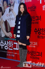 组图：EXO少女时代等助阵《可疑的她》试映会