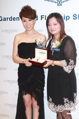 组图：余诗曼望回巢与刘德华拍剧 目前感情空白