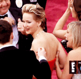 奥斯卡红毯搞怪集锦 劳伦斯跌倒曼努诺躲猫猫