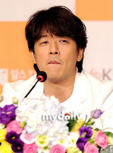 组图：韩星柳时元与粉丝共庆40岁生日