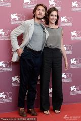 组图：竞赛片《无畏者》发布 男星做鬼脸搞怪