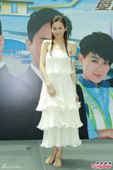 组图：《冲上云霄2》陈法拉献吻张智霖为其庆生