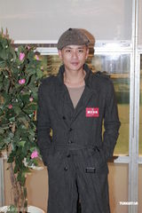 组图：黄宗泽获胡杏儿送钻石 钟嘉欣变身大提琴家