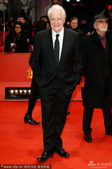 组图：柏林电影节闭幕式红毯 中国女星美艳出挑