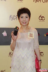 组图：陈慧琳享受拍戏 儿子虾饺仔被老师赞乖