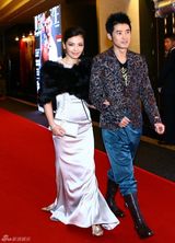 高清：刘涛名流身份现身时尚派对 疑似复出笑而不答