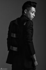 组图：魏晨最新潮范儿写真曝光 坚持做自己