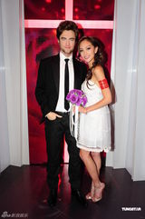 组图：Jessica C.蜡像揭幕 大赞男友是理想对象