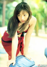 组图：滨崎步少女泳装照曝光 婴儿肥容貌变化大