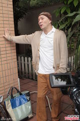 组图：胞弟哭诉张卫健趁病谋财欠两千万