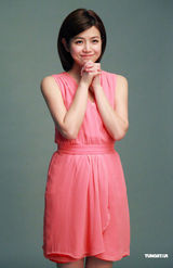 组图：陈妍希秀粉嫩清爽雪肌 年内计划出唱片