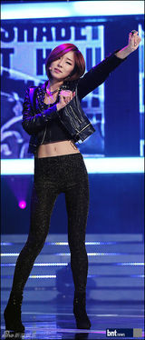 组图：韩女团Dal shabet出演《冠军秀》展火辣身材
