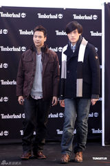 组图：王力宏践行环保理念 众星出席秋冬装汇演