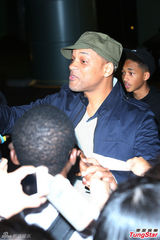 组图：史密斯儿子台湾潮牌秀念rap表情萌