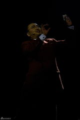 高清：《茉莉花》中西混搭引争议 谭晶带病开唱