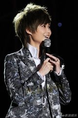 组图：李宇春生日策划 七年生日Live的六种色彩