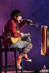 组图：严爵挑战高音想交女友 潘玮柏High翻全场