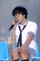 幻灯：卢广仲香港个唱尾场落幕 出席庆功宴兴奋难掩