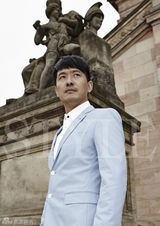 组图：郭晓冬三色西服写真诠释质感硬汉